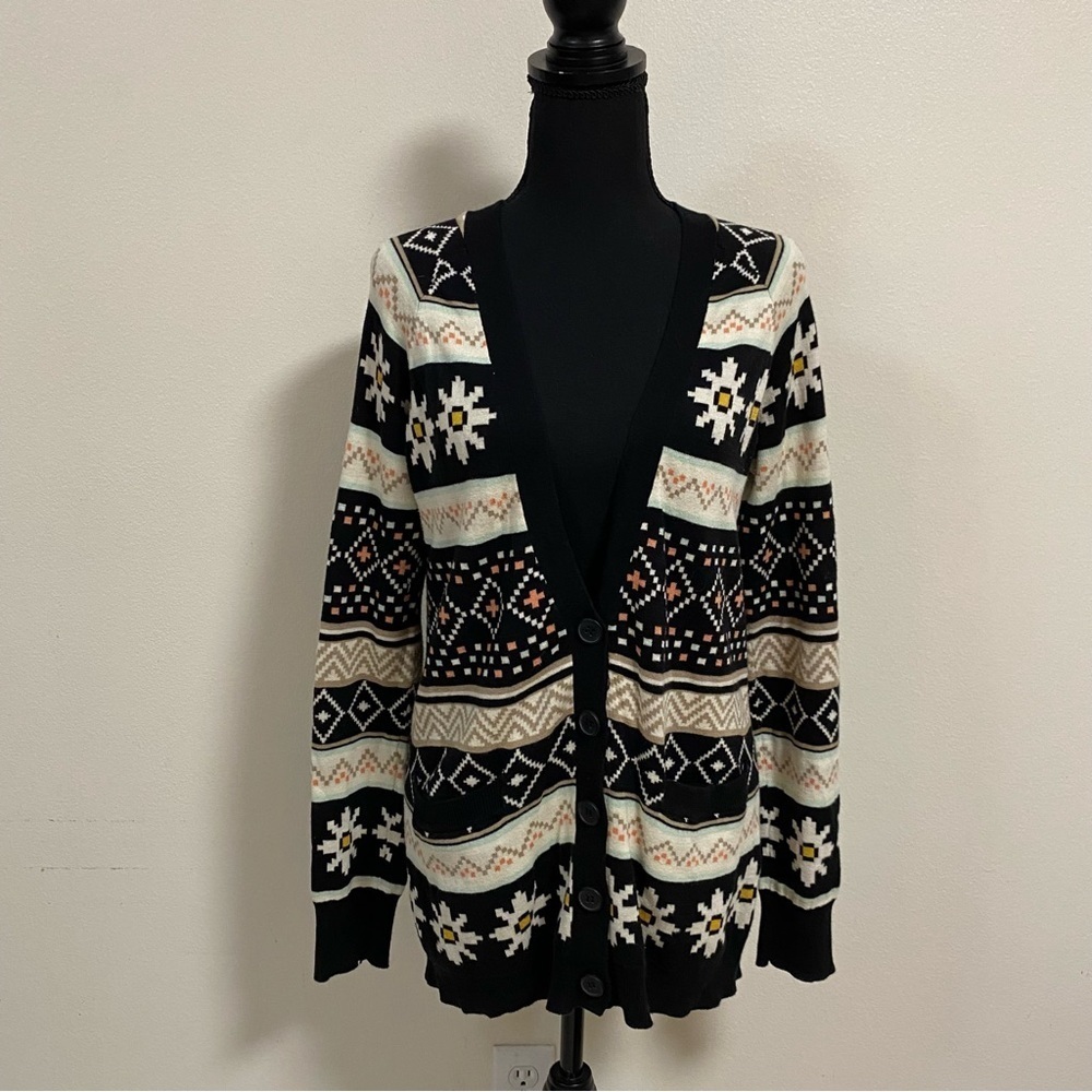 Nollie Button up Cardigan Snowflake print Size Medium